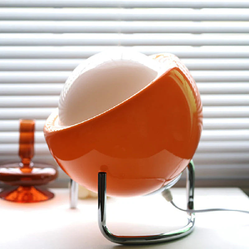 Lampe de table de forme d'oeuf de Bauhaus vintage