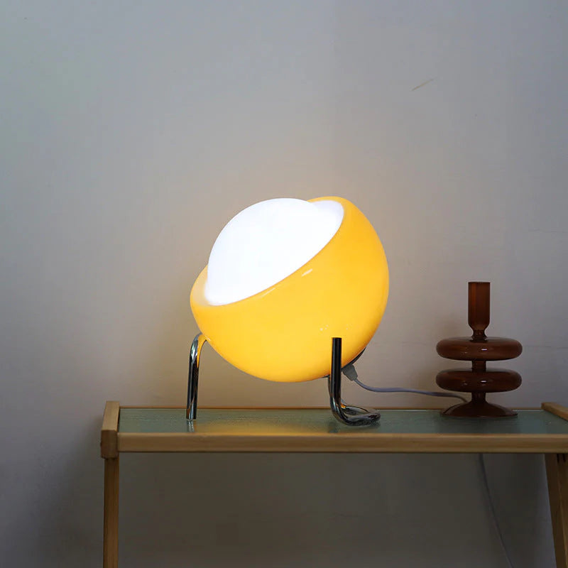 Lampe de table de forme d'oeuf de Bauhaus vintage